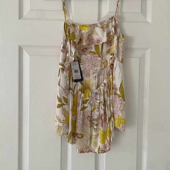 NWT Volcom “Happy Clouds” tank top - Picture 3 of 4